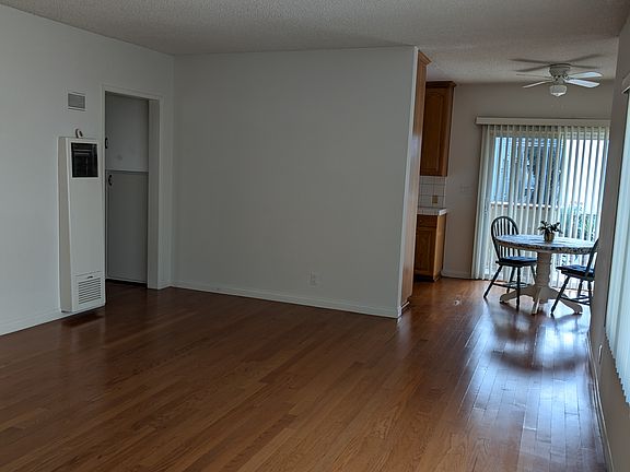 4th image of 427 Hill St APT 3