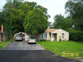 280 Parkside Ave photo 1