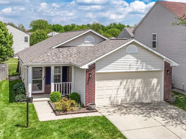 8141 Maple Stream Ln, Indianapolis, IN 46217