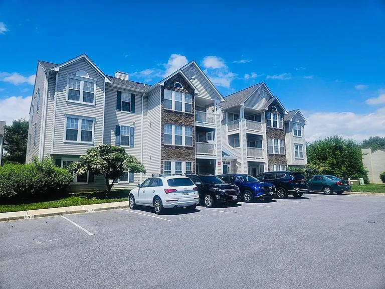 5650 Wade Ct #L — Photo 20