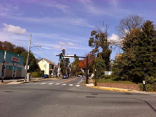 1st image of 447 S Governors Ave