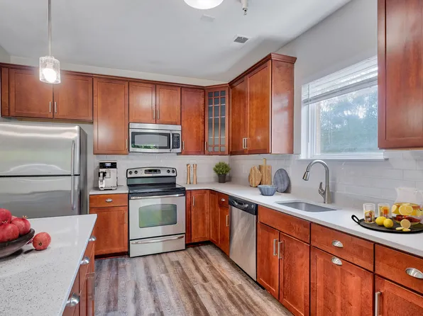 Mosaic at Largo Station