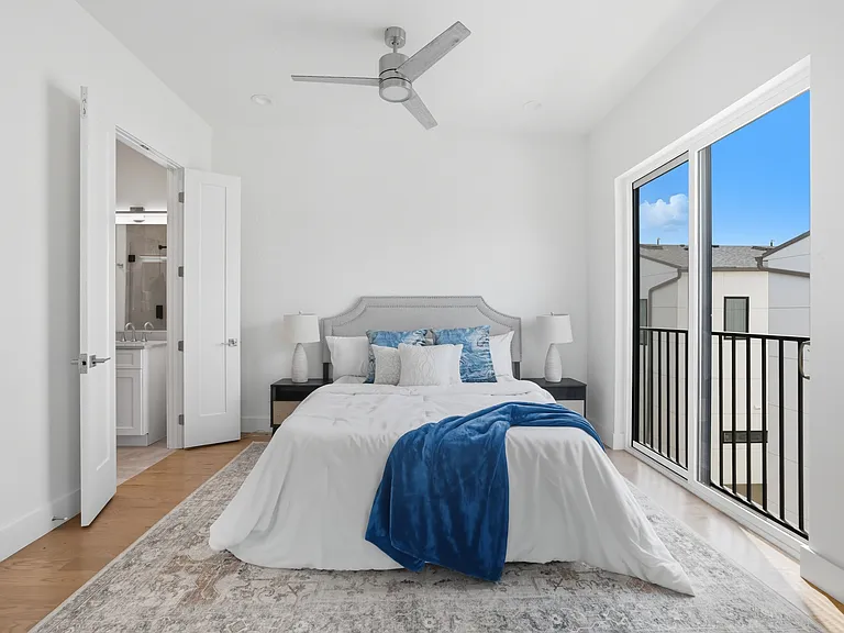 4517 Munger Ave #101 — Photo 34