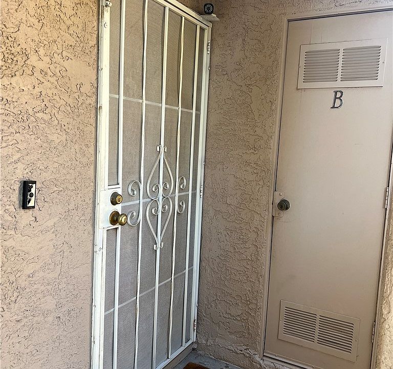 1st image of 5576 W Rochelle Ave APT 25B