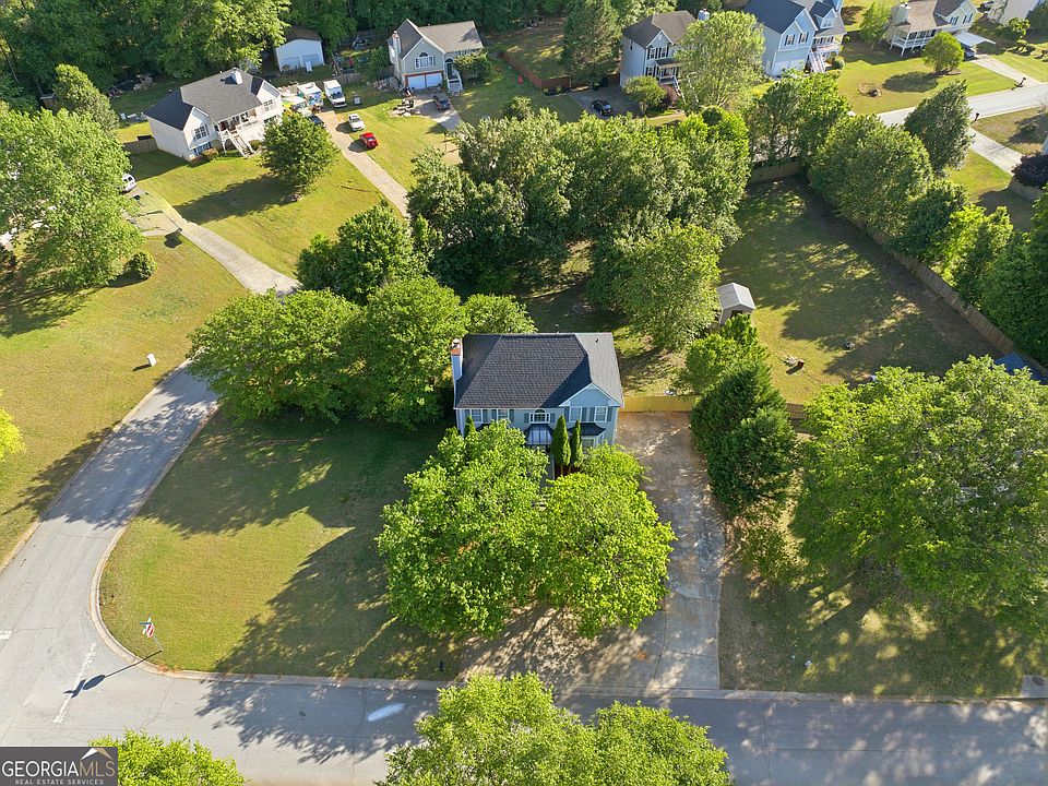 1st image of 19 Kacey Ct