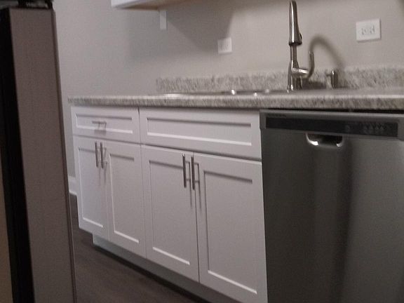 2nd image of 16W505 Mockingbird Ln APT 105