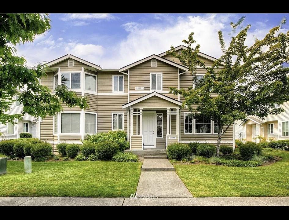 1st image of 2035 Garry Oaks Ave