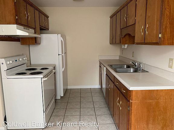 3rd image of 3492 Hedge Dr NE