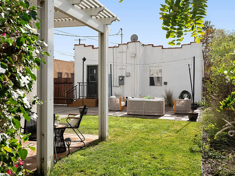 607 W 111th Pl — Photo 35