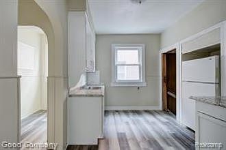 4th image of 2669 Glendale St #1