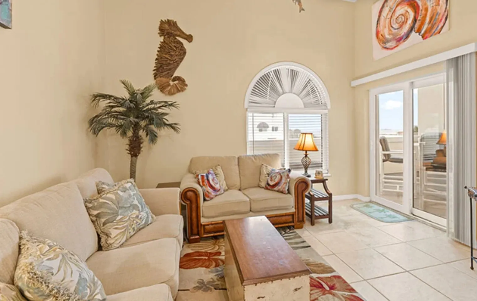 2 bed, 2.0 bath, 12378 sqft, $4,659 — Photo 2