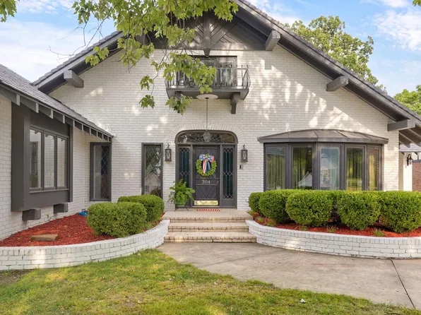304 S Elliott Avenue, Aurora, MO 65605