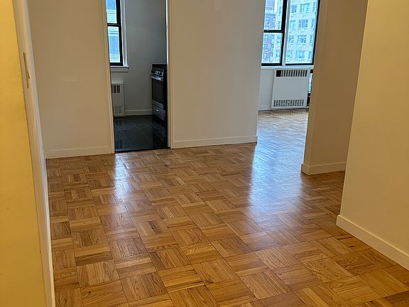 4th image of 435 E 79th St #12U