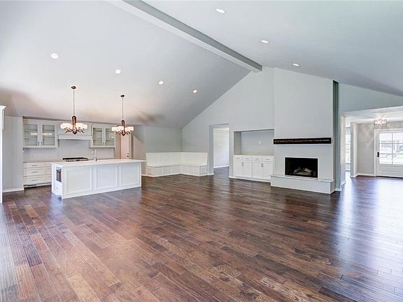 5th image of 2916 Pelham Dr
