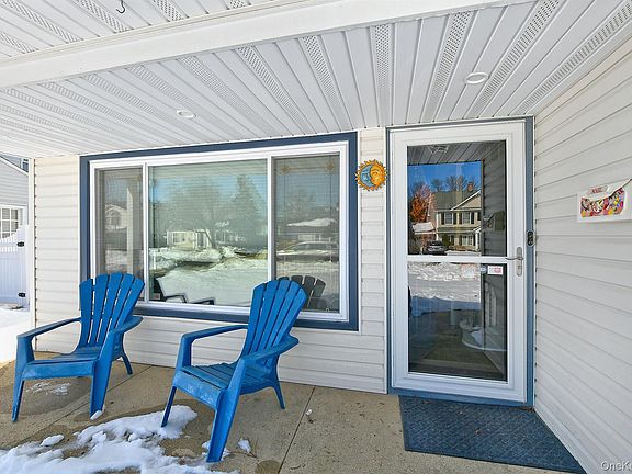 4th image of 232 Old Farm Road