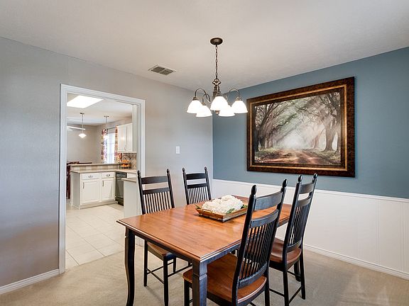 3rd image of 13930 Far Hills Ln
