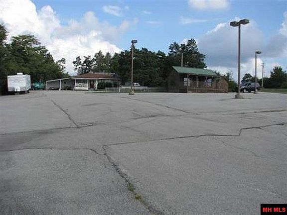 2nd image of 1736 Highway 62 E