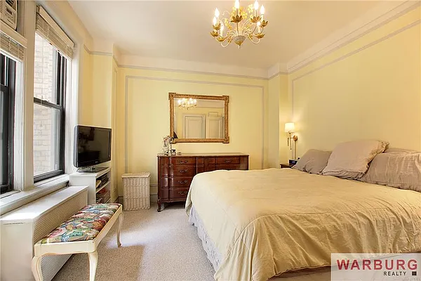 Sold by Warburg | media 2