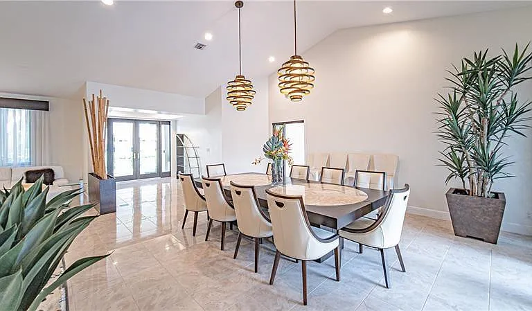 50 Bay Colony Dr — Photo 5
