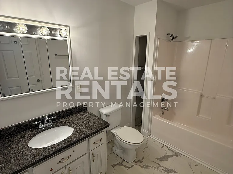1224 Robinson Ave #1 — Photo 8