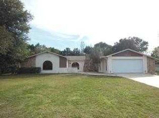 8044 Floral Dr, Weeki Wachee, FL 34607