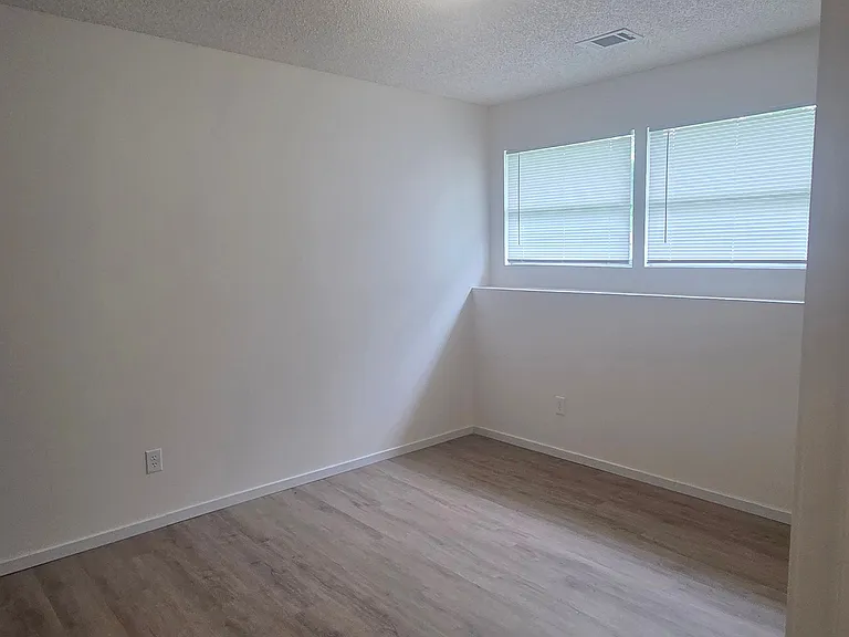 3312 N Virginia Ave — Photo 16