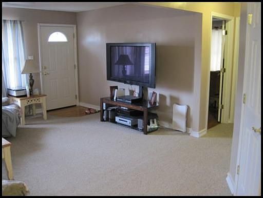4th image of 214 Willowbrook Dr