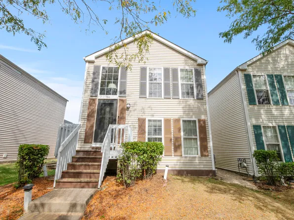 799 Symphony Dr, Aurora, IL 60504