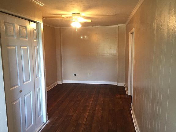 4th image of 610 Moss Ln