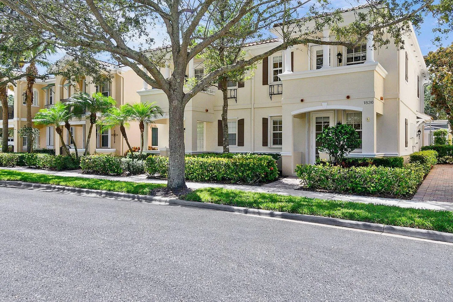 4 bed, 3.0 bath, 1830 sqft, $4,200 — Photo 1