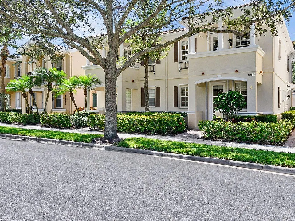 1836 Jeaga Dr