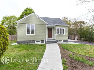 131 Merrill St, Brentwood, NY 11717
