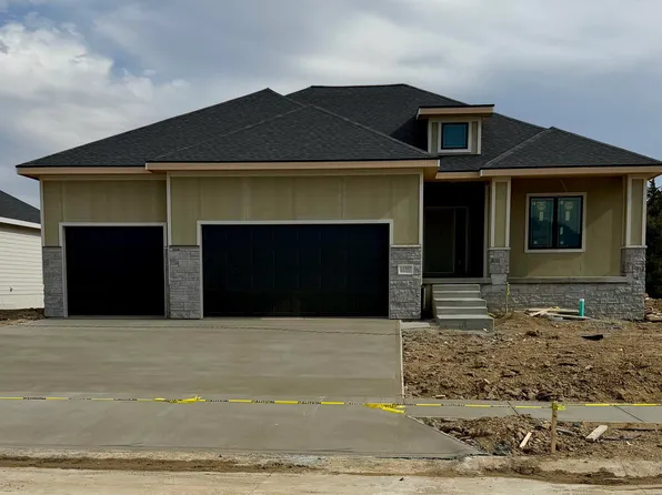 12387 Windsor Dr, Papillion, NE 68046