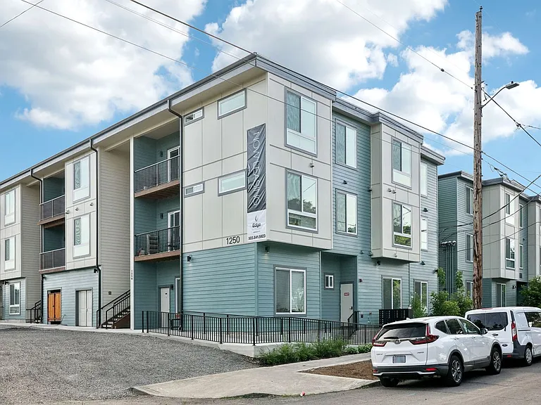River Park Apartments — Photo 2