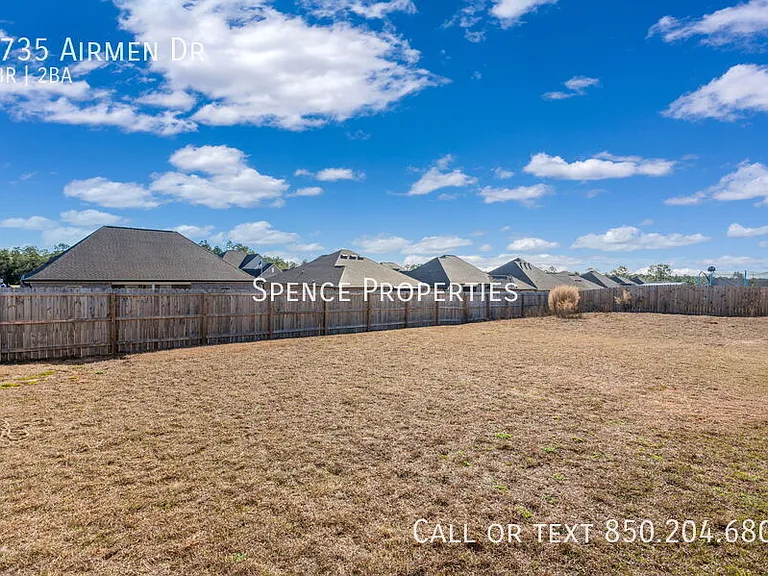 4735 Airmen Dr — Photo 34