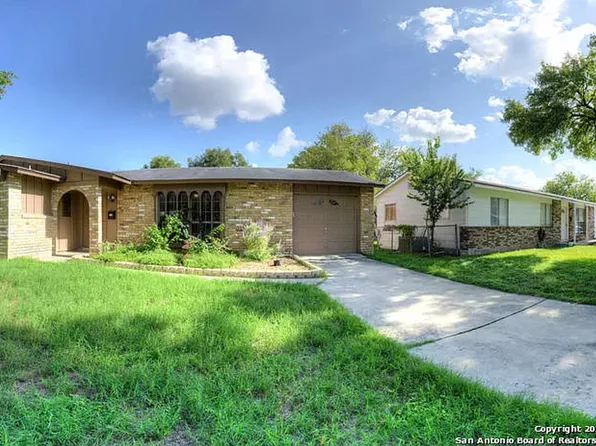 1060 Richmond Dr, Schertz, TX 78154