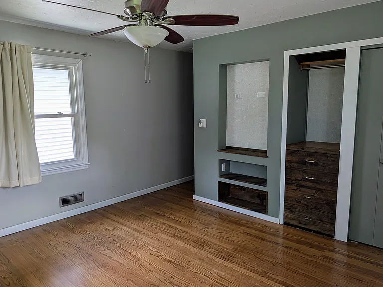 5800 Floyd St — Photo 17