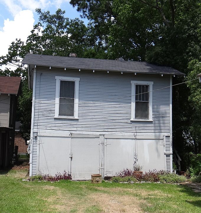 1st image of 1108 1/2 Dallas St