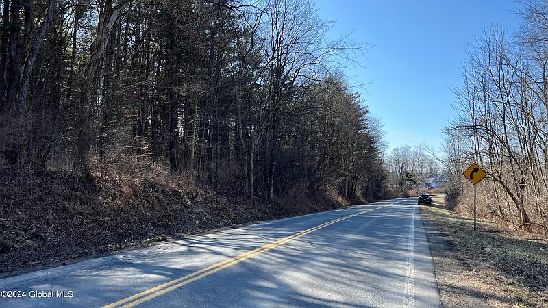 4th image of 504 Tamarac Road