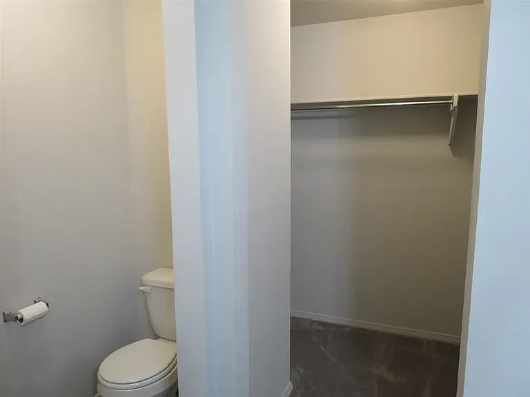 Walk in Closet for MB