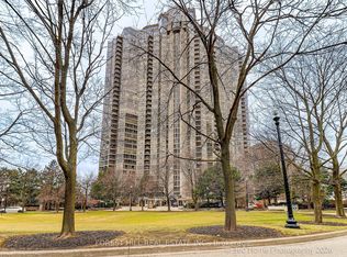 45 Kingsbridge Garden Cir Unit 204, Mississauga, ON