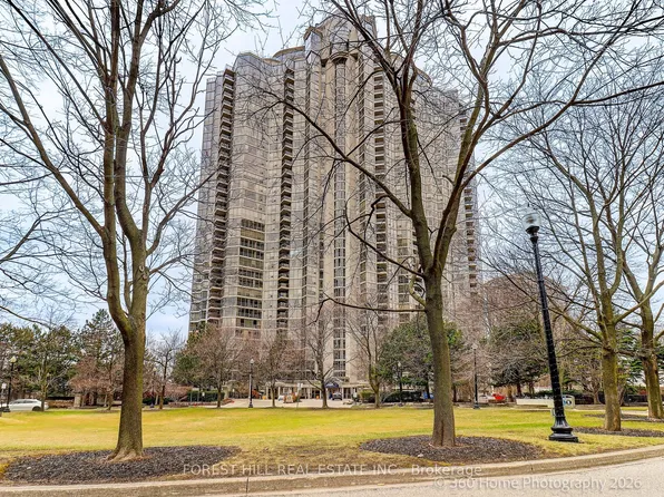 45 Kingsbridge Garden Cir Unit 204, Mississauga, ON L5R 3K4