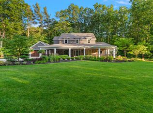 317 N Lakeshore Dr, Holland, MI 49424