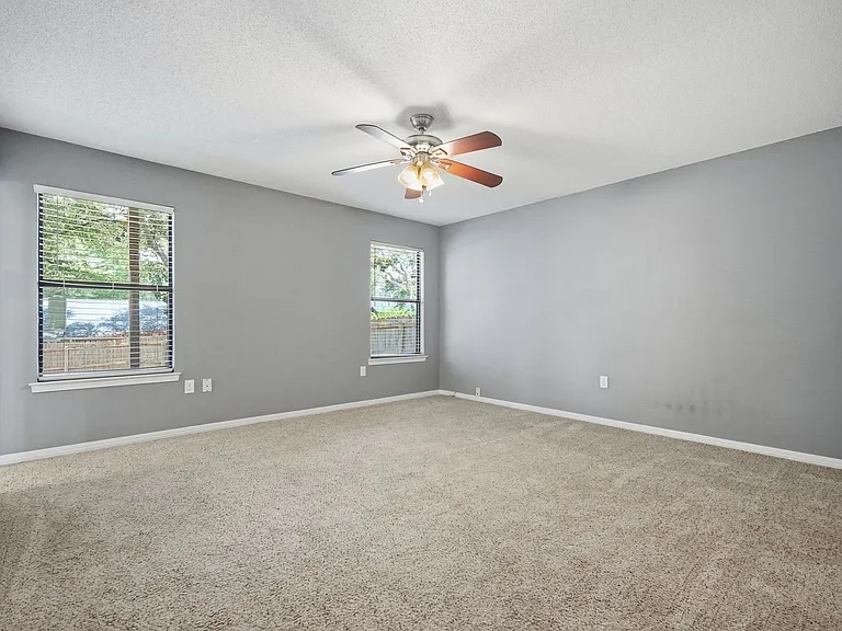 519 Matthew St — Photo 21