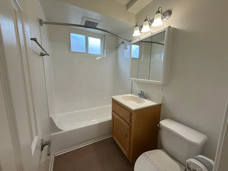 Pointe Pacific Apartment Homes — Photo 45