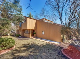 4448 Kirchoff Rd, Rolling Meadows, IL 60008