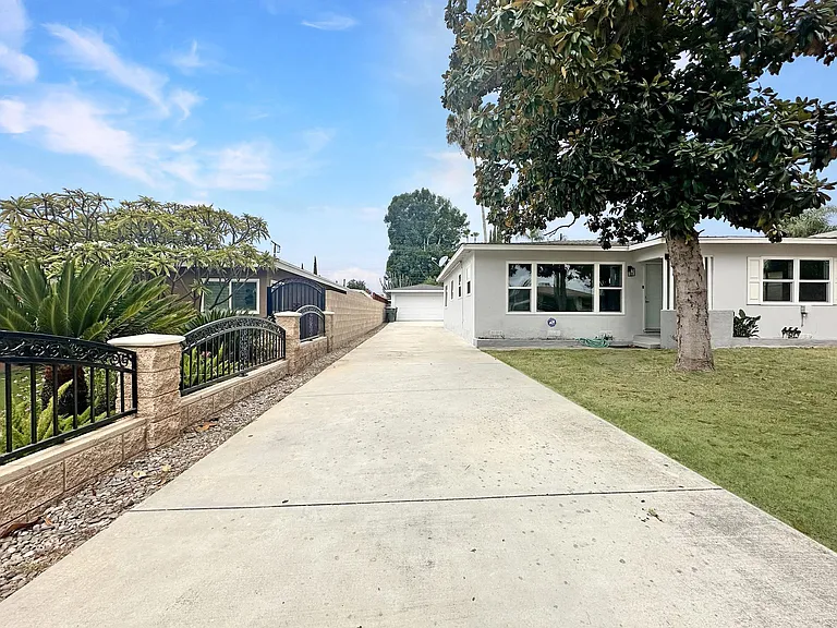 1425 N Marcella Ct — Photo 14