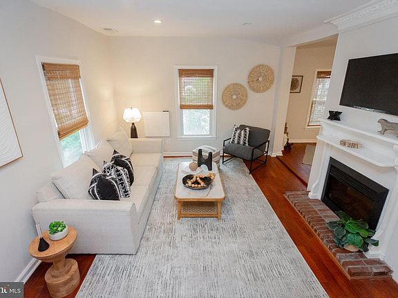 5th image of 2129 Channing St NE