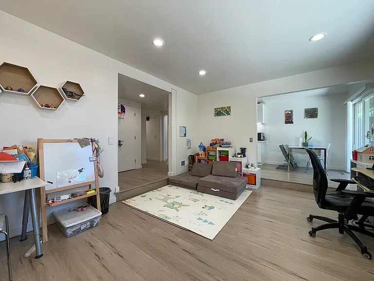 3373 Payne Ave #3 — Photo 8