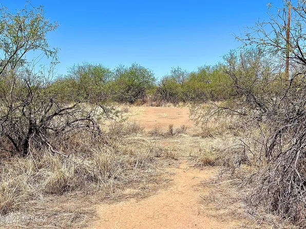 11550 W Peaceful Ln, Tucson, AZ 85735
